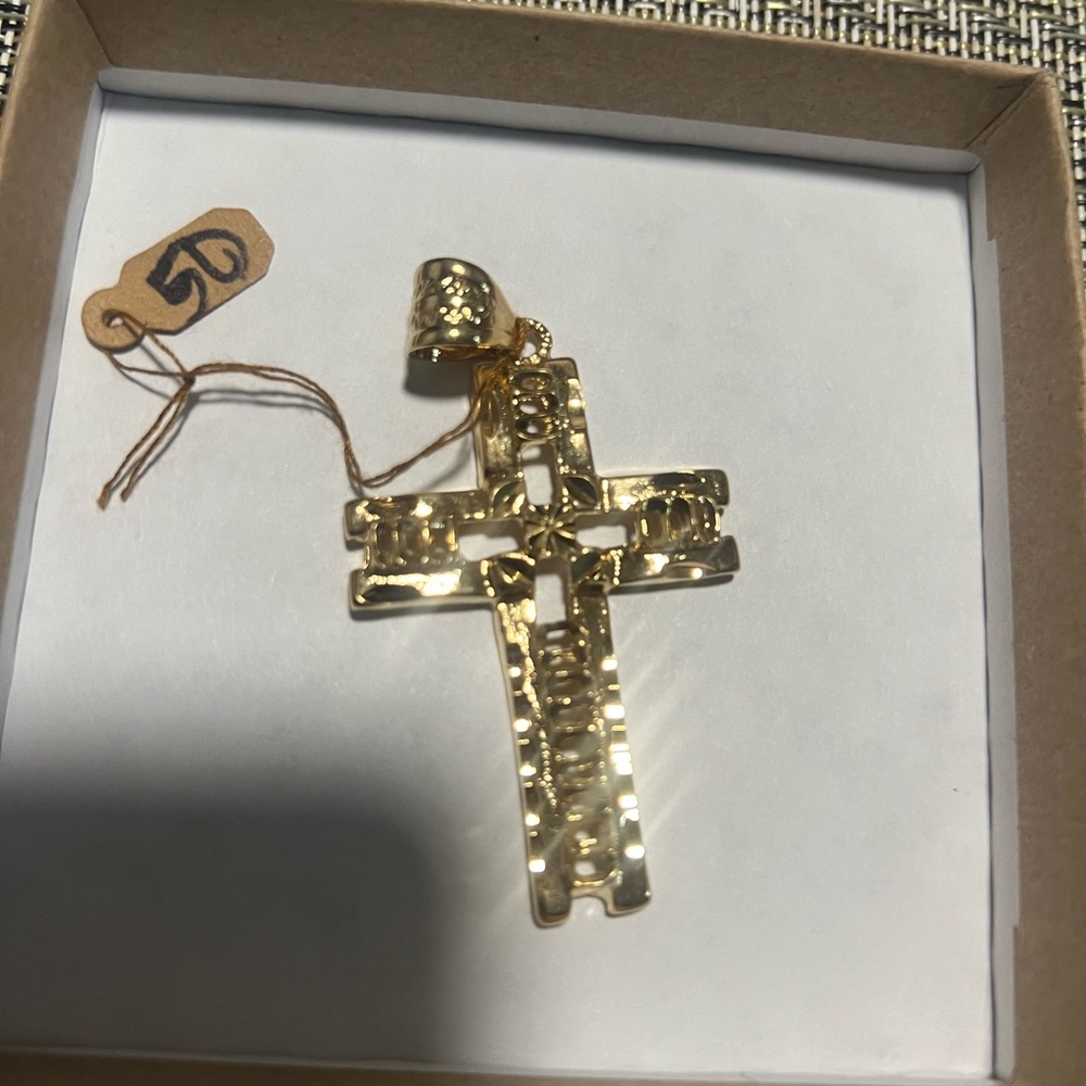Gold pendant